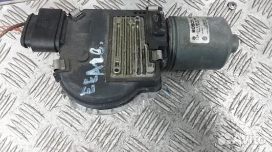 Мотор стеклоочистителя лобового стекла volkswagen