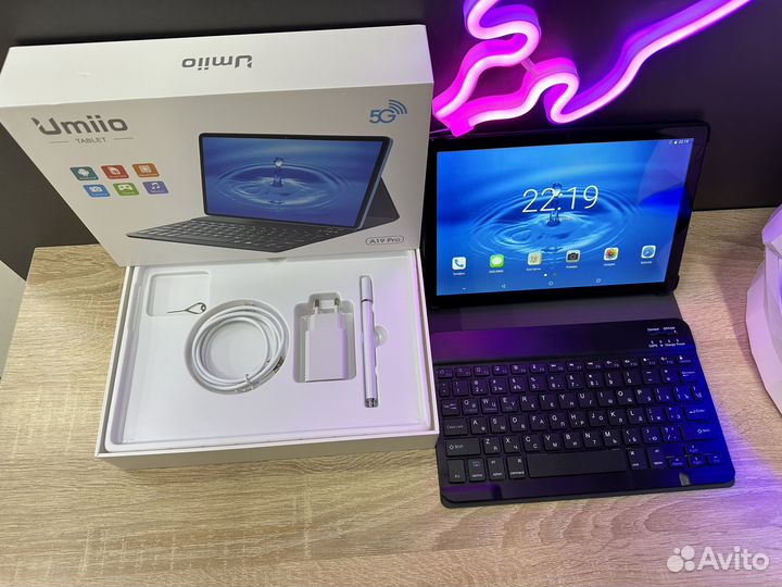 Планшет Umiio a19 pro (Чехол, клавиатура)