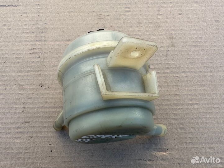 Бачок гур Kia Spectra