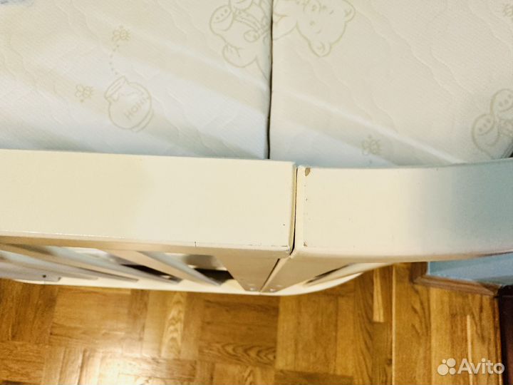 Детская кровать-трансформер с маятником