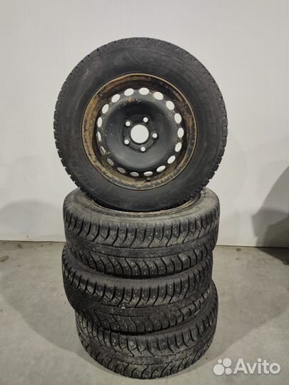 Колеса в сборе на штампованных дисках 205/65 R15