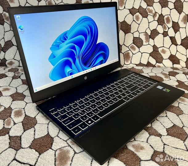 Ноутбук Hp Pavilion i5-8250U