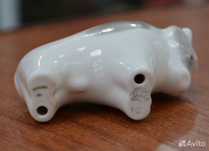 Мини фарфоровая статуэтка- пятнистый бычок. лфз