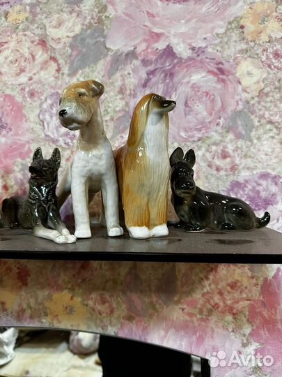 Фарфоровые статуэтки собаки