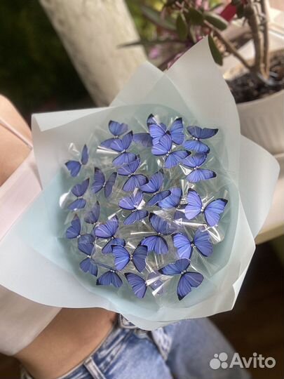 Светящийся букет из бабочек