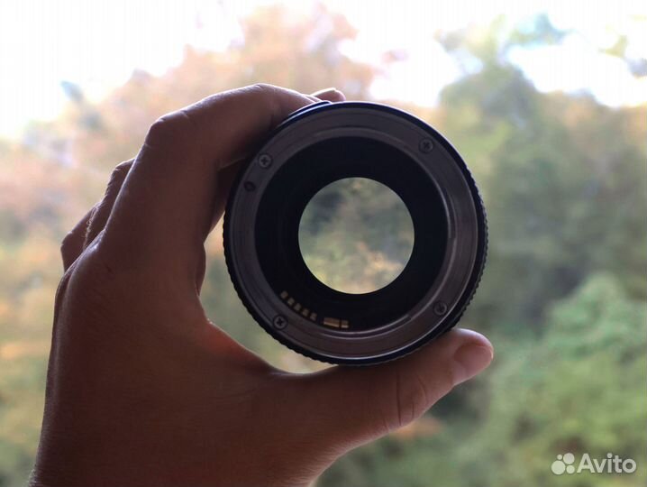 Объектив Canon EF 85mm f/1.8 USM