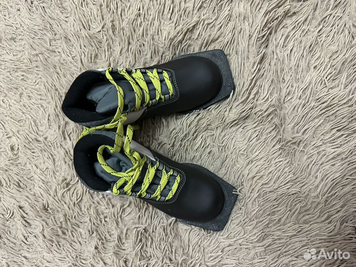 Ботинки лыжные