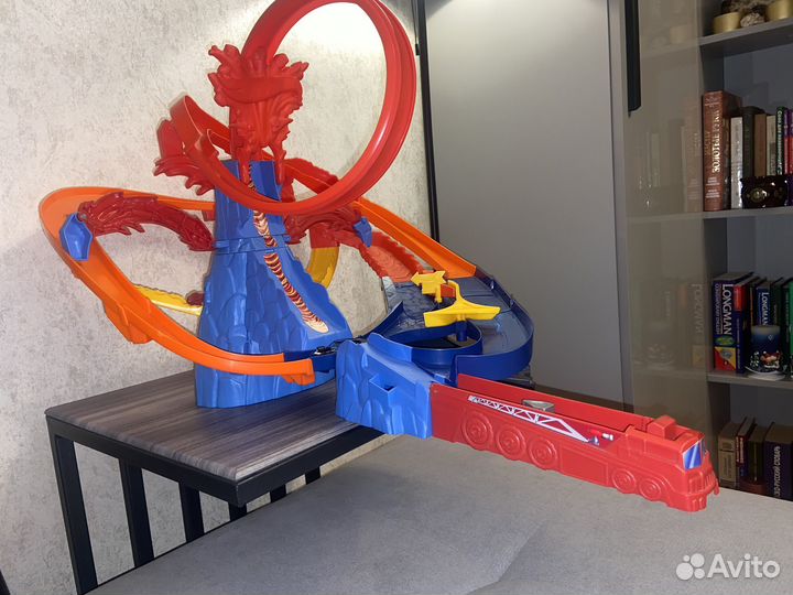Трек Hot Wheels Volcano Escape FTD61