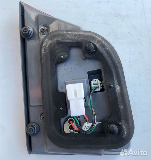 Фонарь LED в крышку багажника правый Киа Соренто 2