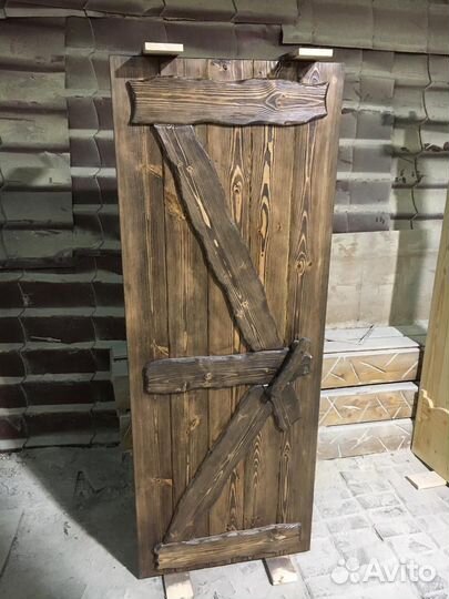 Деревянная дверь, ручная работа под старину