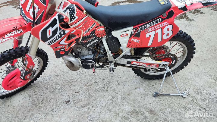 Продаю Хонда cr250r