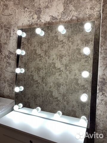 Зеркало с лампочками 75х85