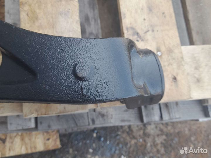 Volkswagen Touareg нижний рычаг левый lemforder