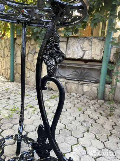 Чугунная подставка