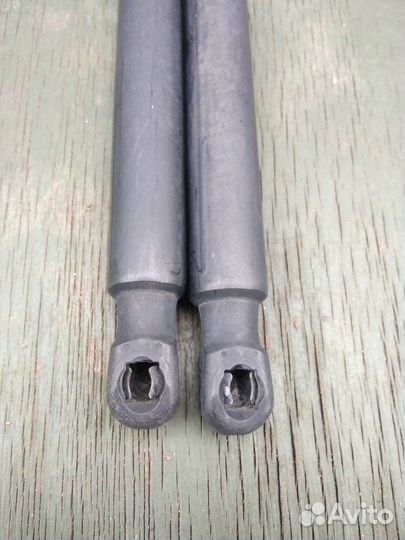 VW Tiguan доводчик багажника