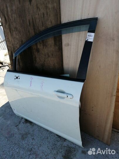 Дверь передняя левая Nissan Tiida C11