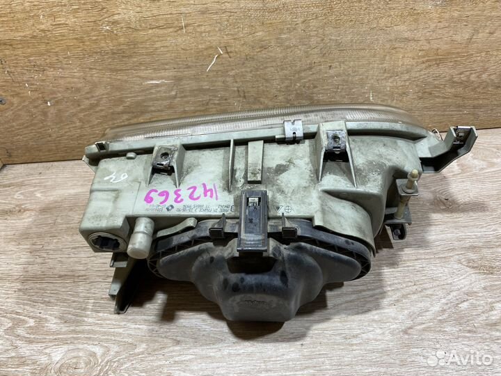 Фара передняя левая Renault 19 2 142369