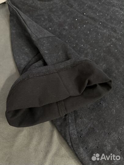 Новая футболка со стразами 95% хлопок