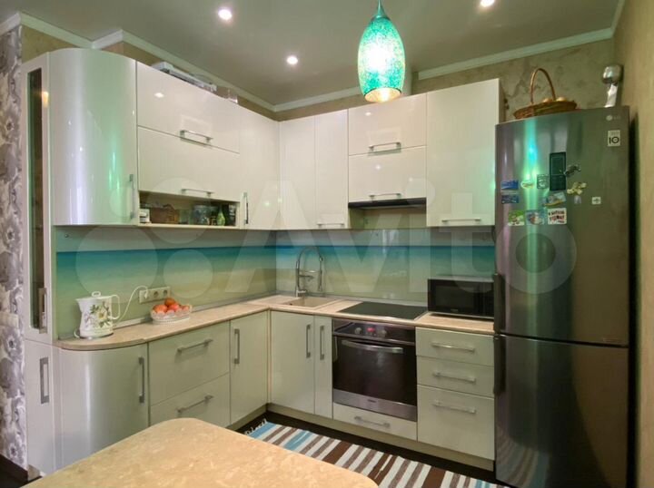 2-к. квартира, 54 м², 3/3 эт.