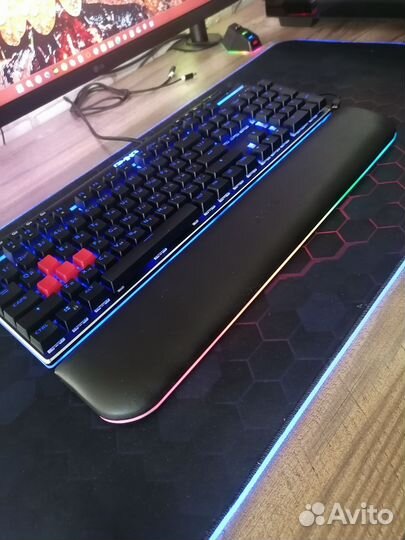 Игровая механическая клавиатура