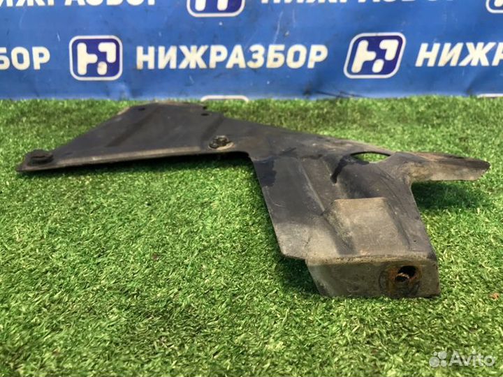 Пыльник (кузов наружные) задний правый Infiniti