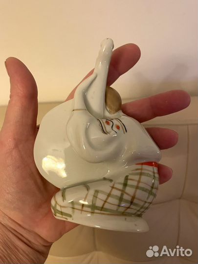 Винтажная статуэтка из фарфора Бандуристка