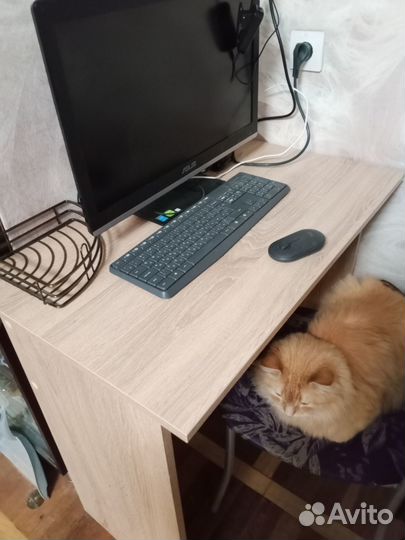 Стол письменный компьютерный