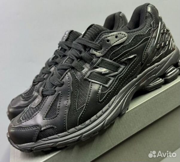 Новинка New Balance 1906