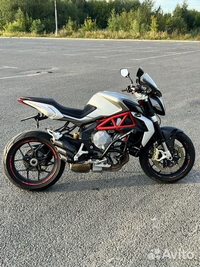 MV Agusta Brutale 800