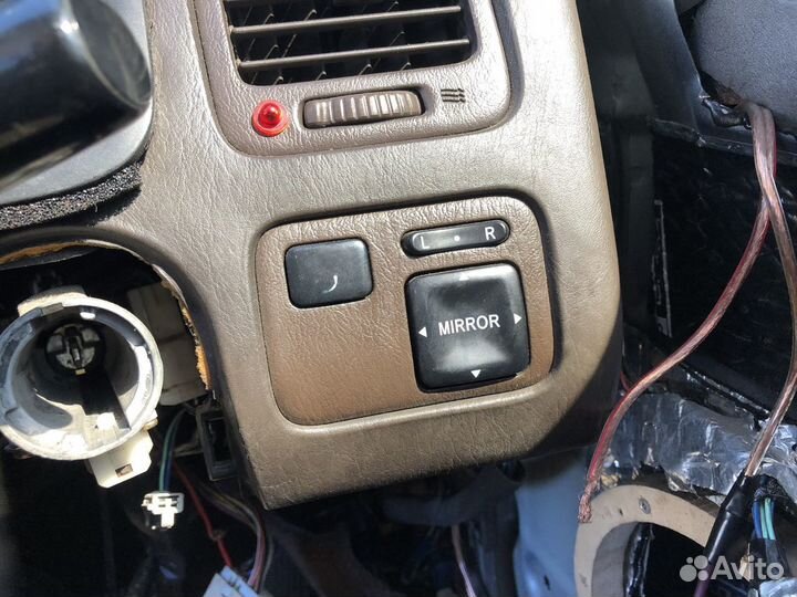 Кнопка регулировки зеркал Toyota Mark 2 X90