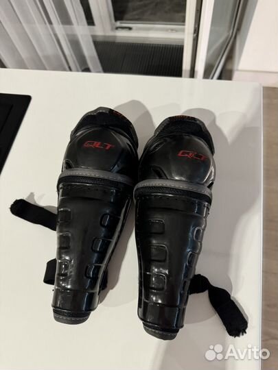 Щитки хоккейные детские 8 CCM