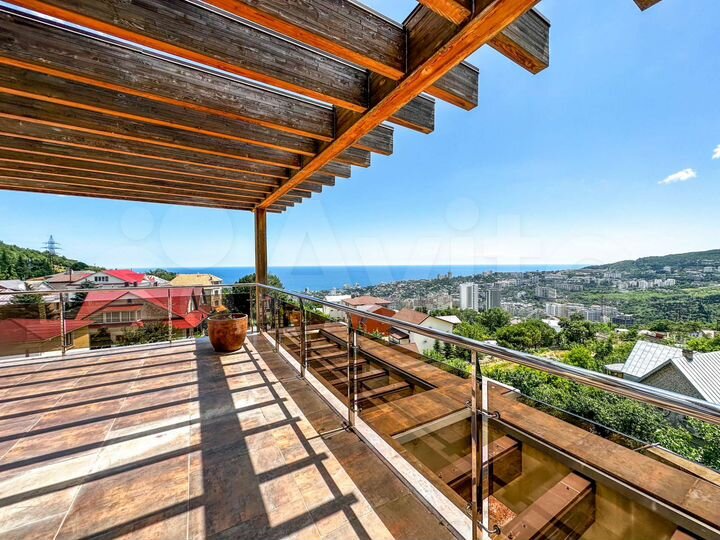 Здание, 3700 м²