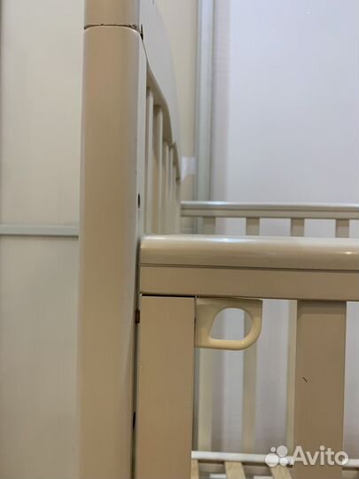 Детская кровать, матрас, пеленальный комод