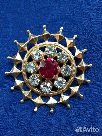 Брошь.Винтаж.Позолота.Крупная
