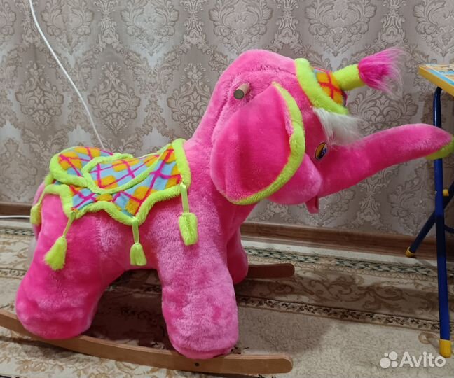 Слон-качалка