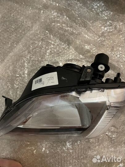 Фара Renault Logan