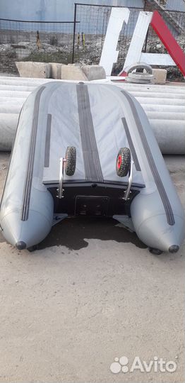 Продаю лодку Viking 320ls