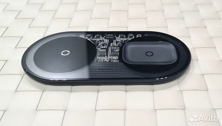 Беспроводная зарядка для двух гаджетов Baseus