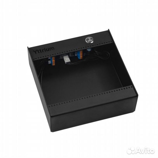 Yttrium Microcase black 34hp