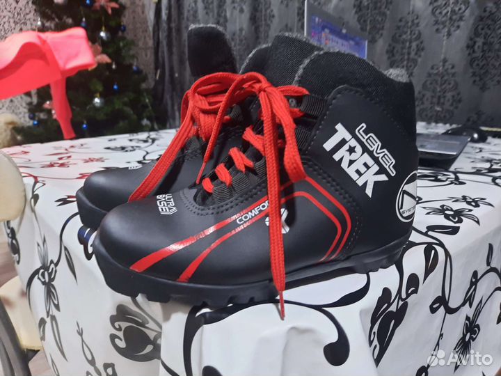 Лыжные ботинки