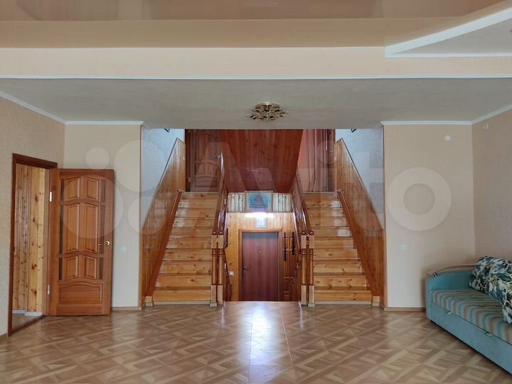 Коттедж 318 м² на участке 26 сот.