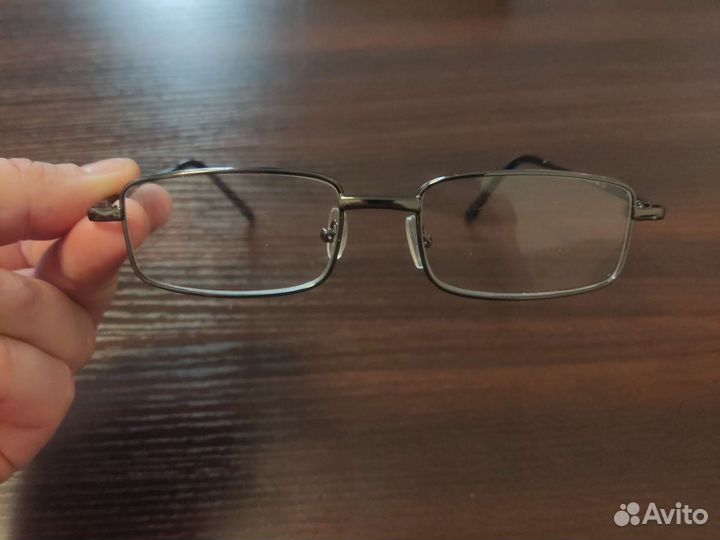 Очки +0.5 с футляром новые