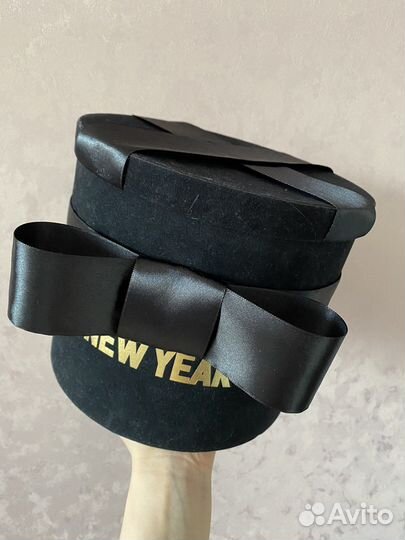 Новогодняя подарочная коробка