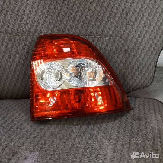 Задний правый фонарь на priora