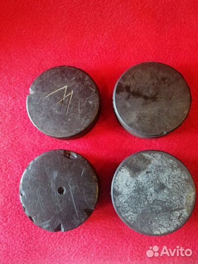 Советские хоккейные шайбы