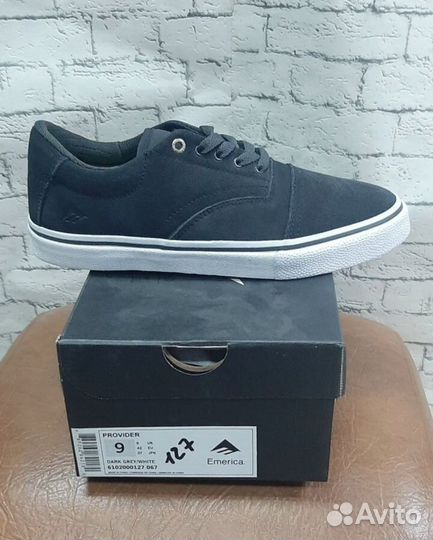 Кроссовки мужские 42 размер