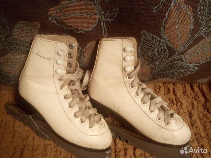 Коньки фигурные (на 6-7 лет)