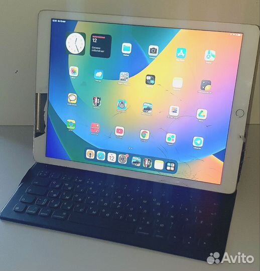 iPad pro 2015 12.9 дюйм, 32гб, золотой + Клава