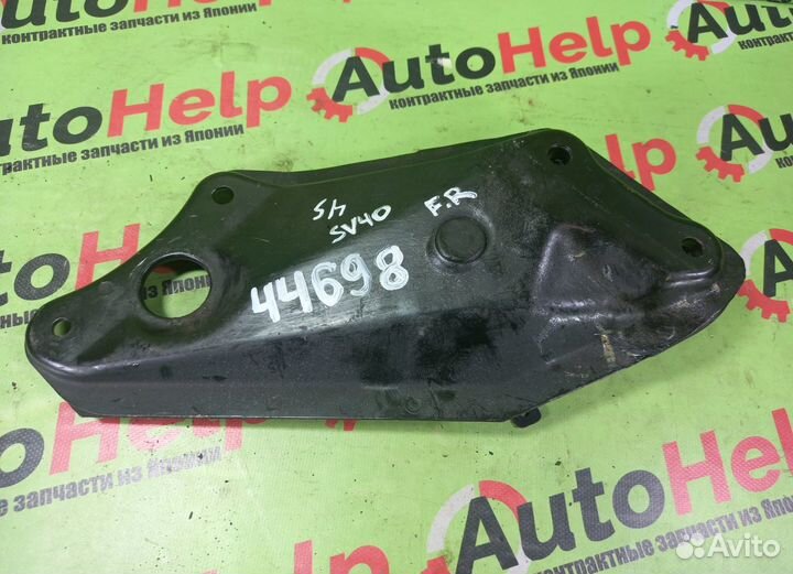 Кронштейн балки toyota vista SV40 перед прав