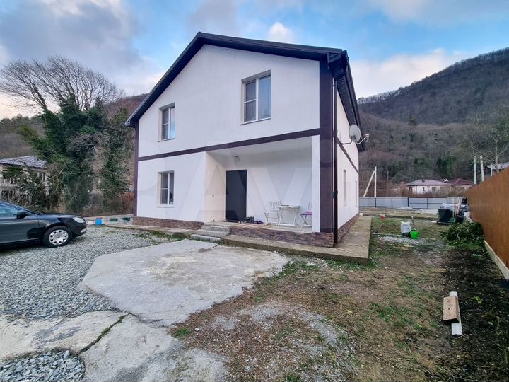 Дом 180 м² на участке 7 сот.